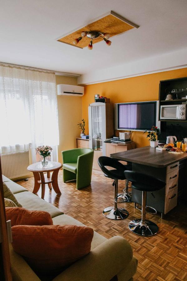 Apartment Budacenter Budapest Luaran gambar